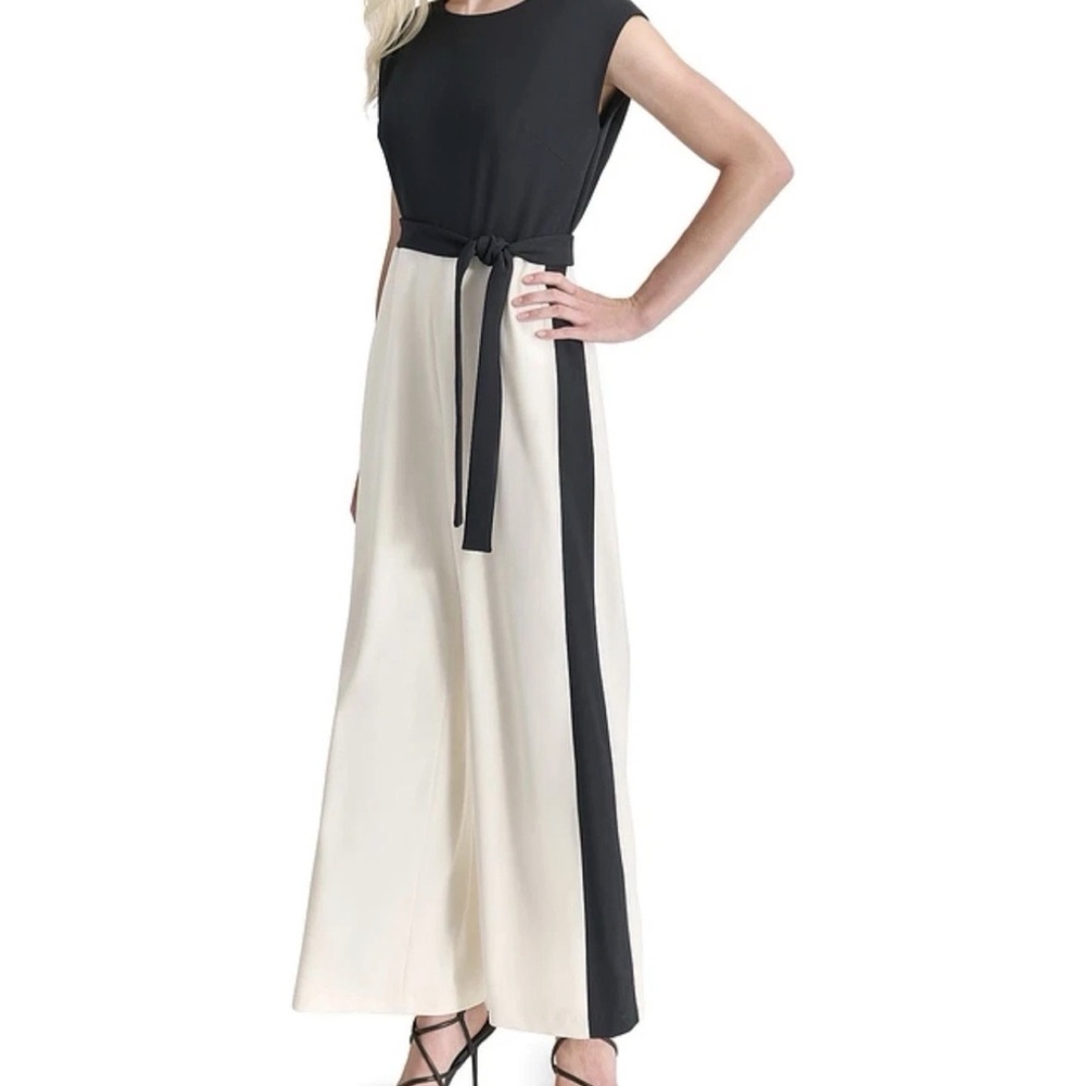 DKNY Elegant Black and White Sleeveless jumpsuit